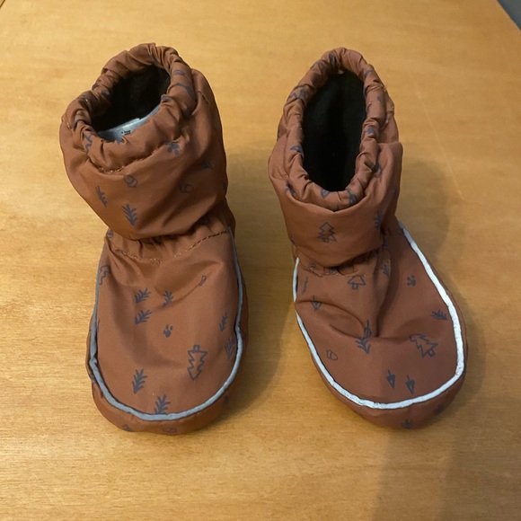 Brown Baby Booties - Picture 1 of 6